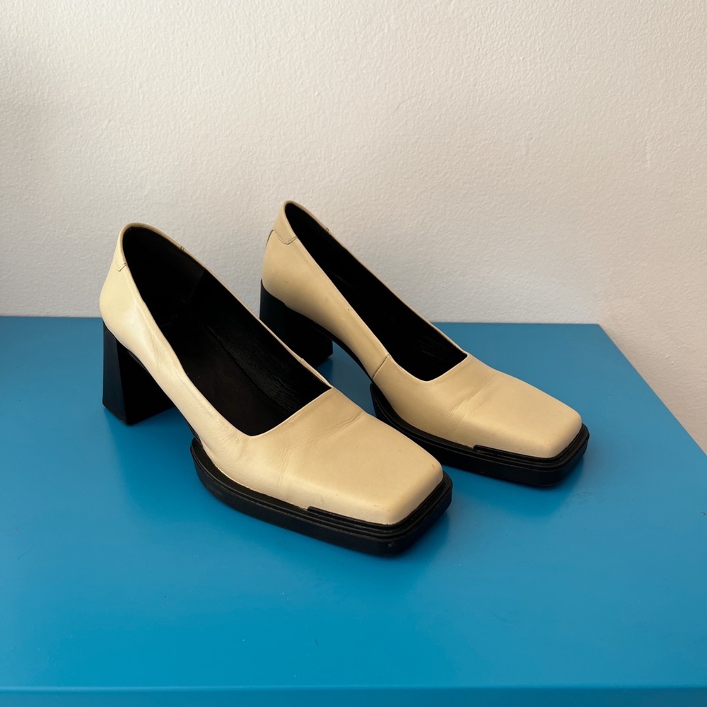 Vagabond Edwina Pumps